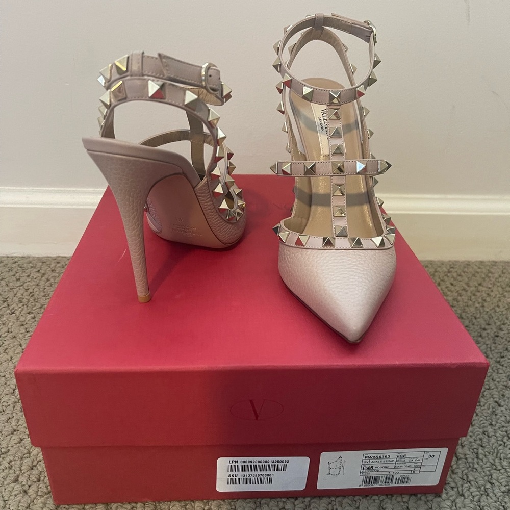 Valentino Rockstud Caged 100 Grainy Leather Pump